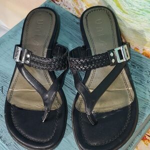Unisa Black Braided Thong Sandals with Buckle Accent. Sz 8.5 M